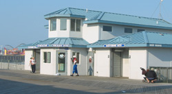 Hamilton/Grant Avenue beach control station